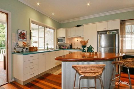Property photo of 5 Hutton Avenue Wynnum QLD 4178
