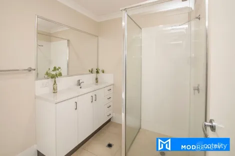 Property photo of 14 Jellett Drive Deebing Heights QLD 4306