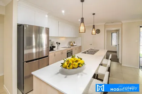 Property photo of 14 Jellett Drive Deebing Heights QLD 4306