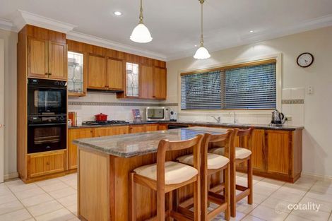 Property photo of 33 Freemantle Drive Wantirna South VIC 3152