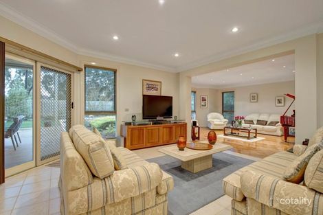 Property photo of 33 Freemantle Drive Wantirna South VIC 3152