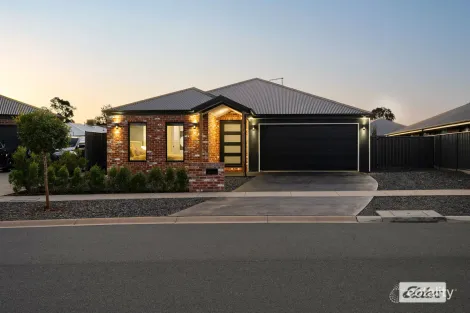 Property photo of 38 Devitt Way Killara VIC 3691
