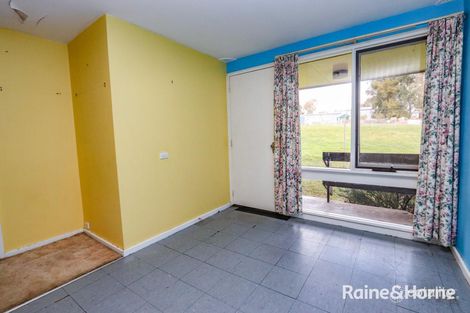 Property photo of 8 Ross Place Mitchell NSW 2795