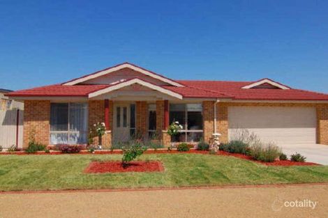 54 Henry Sutton Cct, Dunlop, ACT 2615