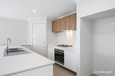 Property photo of 77 Thoroughbred Drive Clyde North VIC 3978