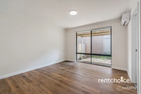 Property photo of 12 Wagtail Bend Langford WA 6147
