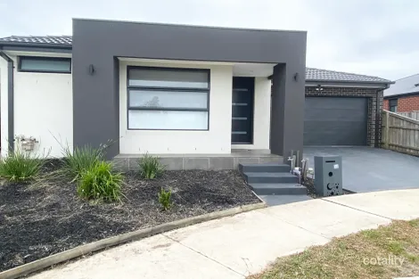 Property photo of 36 Janoli Street Mickleham VIC 3064