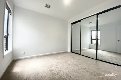 Property photo of 36 Janoli Street Mickleham VIC 3064