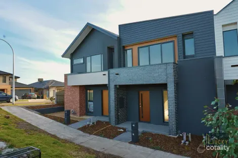10 Molloy Walk, Woodstock, VIC 3751