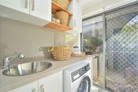 Property photo of 20 Orchard Drive Kirkwood QLD 4680