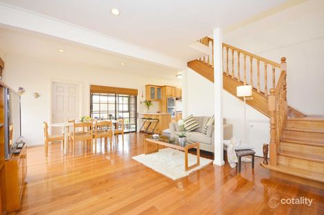 Property photo of 28 Hillcrest Drive Westmeadows VIC 3049