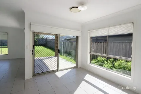 Property photo of 14 Pinehurst Street Colebee NSW 2761