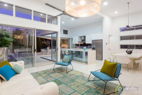 Property photo of 15 Central Avenue St Lucia QLD 4067