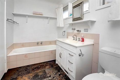 Property photo of 13 Deakin Crescent Baxter VIC 3911