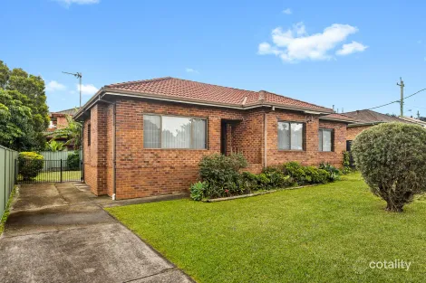 4 Montgomery Ave, Warrawong, NSW 2502