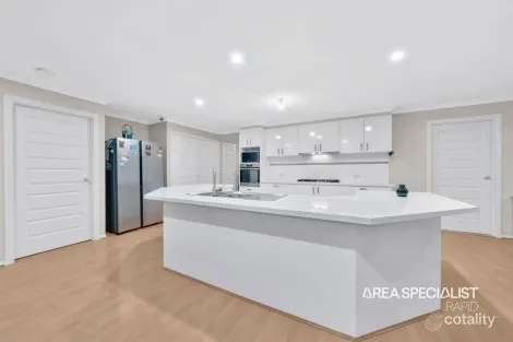 Property photo of 14 Alder Way Cranbourne VIC 3977