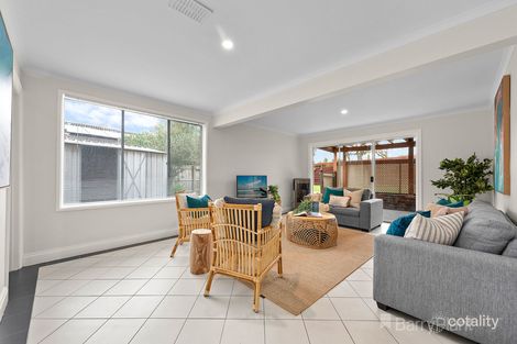 Property photo of 7 Flora Court Narre Warren VIC 3805