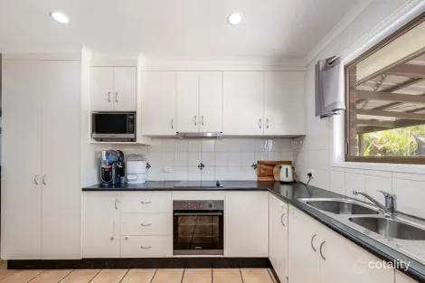 Property photo of 41 Sunset Drive Thabeban QLD 4670