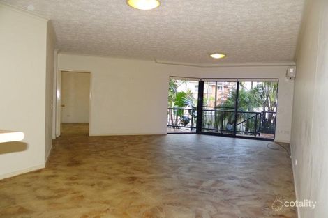 Property photo of 4/10-16 Tarcoola Crescent Surfers Paradise QLD 4217