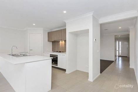 Property photo of 3 Beacon Drive Cranbourne North VIC 3977