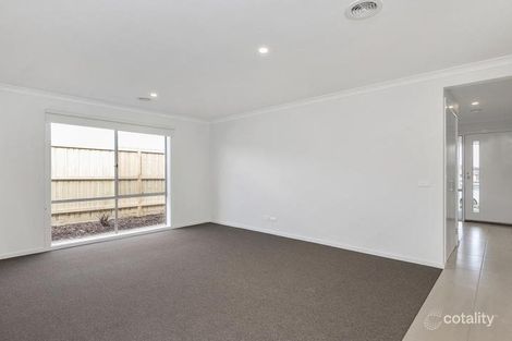 Property photo of 3 Beacon Drive Cranbourne North VIC 3977