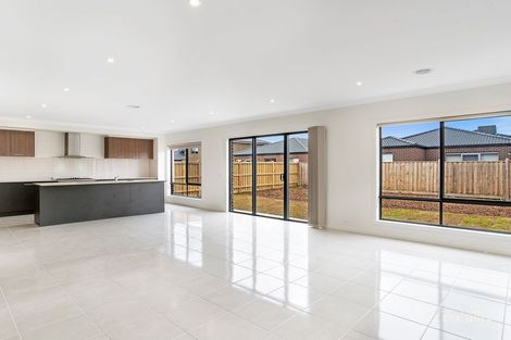 Property photo of 125 Bondi Parade Point Cook VIC 3030