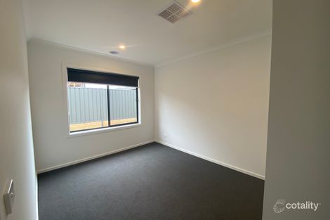 16 Totterdown St, Strathtulloh, VIC 3338