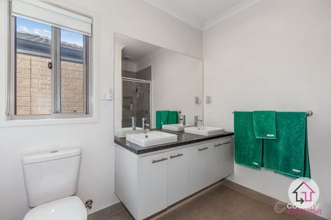 Property photo of 9 Riceflower Rise Wallan VIC 3756