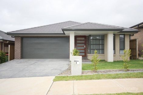 8 Minya Cres, Gledswood Hills, NSW 2557