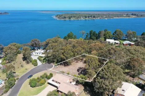 10 Bancroft Pl, Metung, VIC 3904