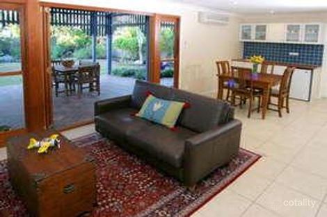 Property photo of 44 Woodrow Drive Coorparoo QLD 4151