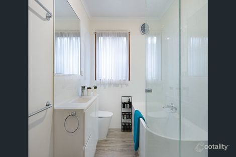 Property photo of 18 Mockridge Drive Kangaroo Flat VIC 3555