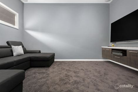 Property photo of 19 Heritage Heights Circuit St Helens Park NSW 2560