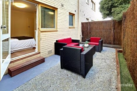 2/93 Ormond Rd, Elwood, VIC 3184