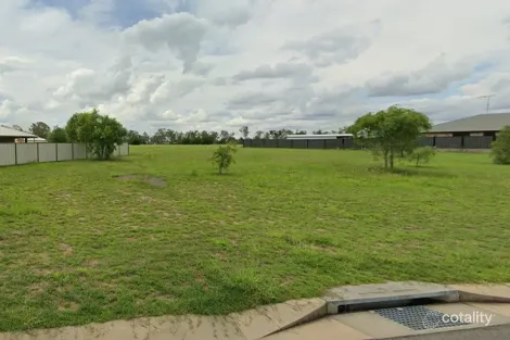 7 Austin Cres, Moura, QLD 4718