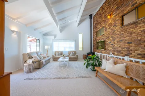 Property photo of 13 Crest Drive Currumbin QLD 4223