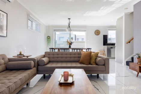 Property photo of 8/11 Castan Street Coombs ACT 2611