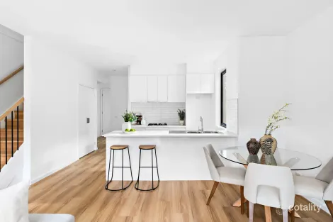 Property photo of 51A Rhodes Parade Oak Park VIC 3046