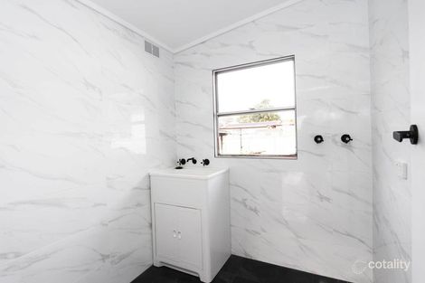 Property photo of 34 Dampier Boulevard Killarney Vale NSW 2261