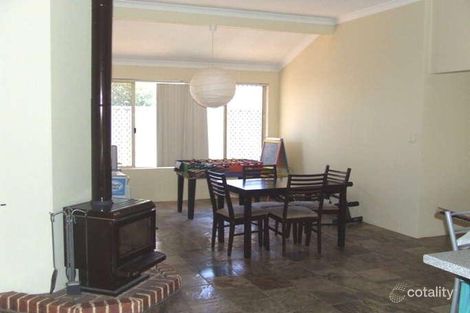 Property photo of 12 Camelot Grove Carramar WA 6031