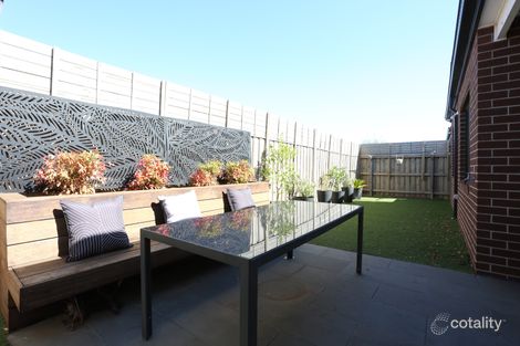 Property photo of 8 Duclair Avenue Werribee VIC 3030