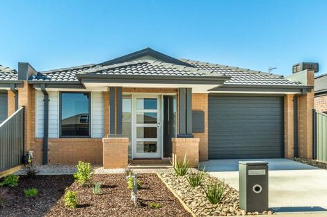 2/15 Langley Dr, Epsom, VIC 3551