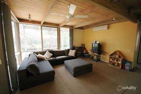 Property photo of 4 Stirling Court Eltham North VIC 3095
