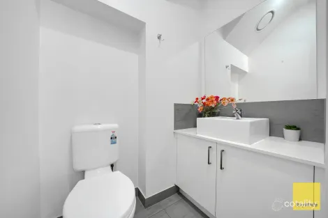 Property photo of 1/51 Ivanhoe Avenue St Albans VIC 3021