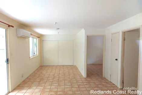 Property photo of 16 Waterside Drive Macleay Island QLD 4184