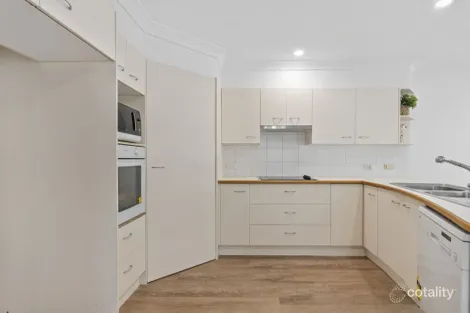 Property photo of 2/7 Brookside Road Labrador QLD 4215