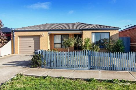 Property photo of 30 Lomandra Bowl Harkness VIC 3337