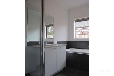 Property photo of 53 Lancefield Circuit Eynesbury VIC 3338