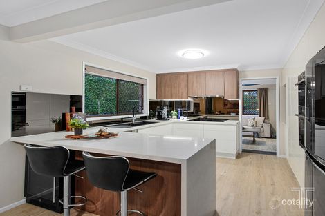 Property photo of 1 Raymore Court Carindale QLD 4152