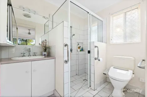 Property photo of 14 Jonquil Court Middle Ridge QLD 4350